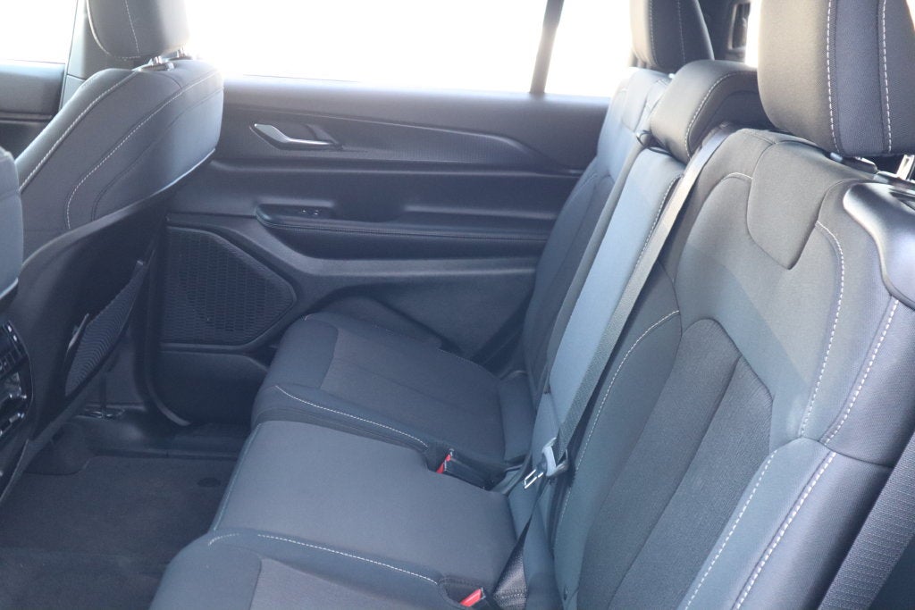 2026 Jeep Grand Cherokee GRAND CHEROKEE L LAREDO X 4X4