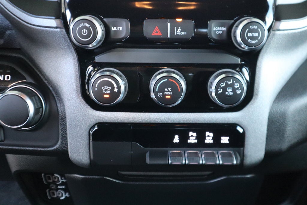 2026 RAM Ram 1500 RAM 1500 EXPRESS QUAD CAB 4X2 6'4' BOX