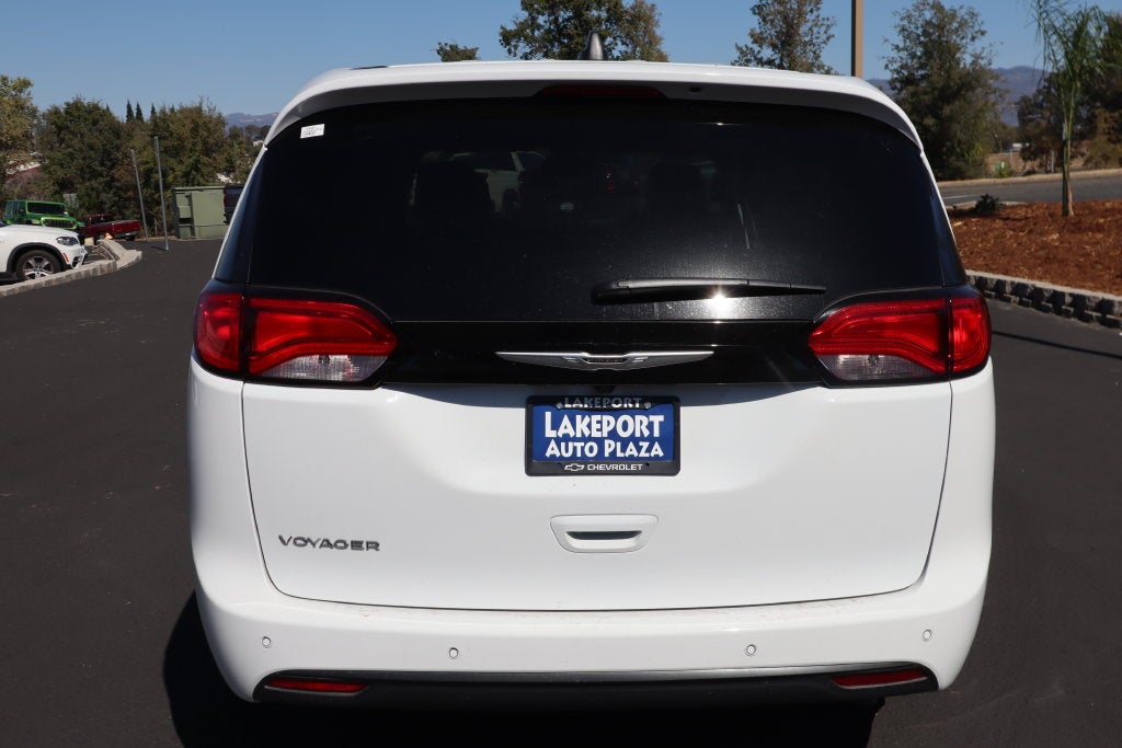 2026 Chrysler Voyager LX