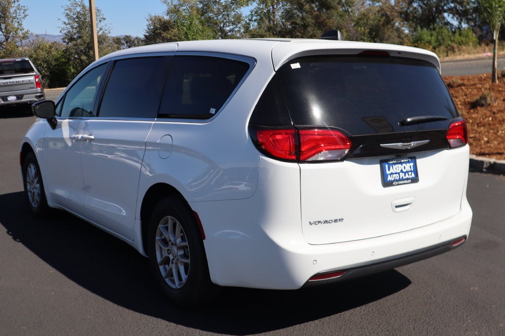 2026 Chrysler Voyager LX