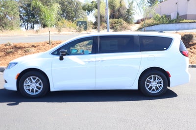 2026 Chrysler Voyager LX