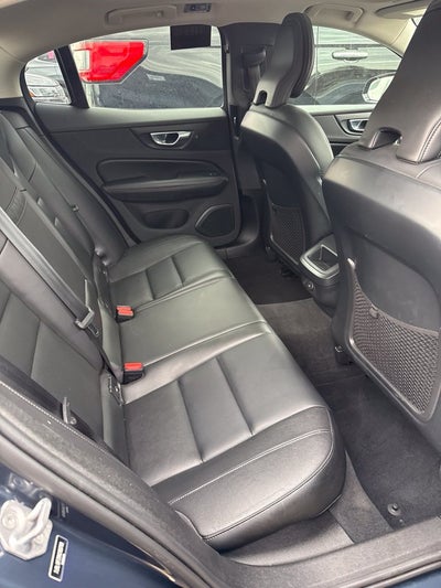 2022 Volvo S60 B5 Momentum