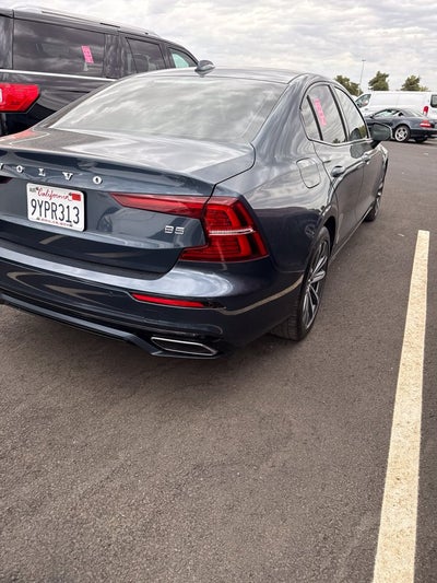 2022 Volvo S60 B5 Momentum