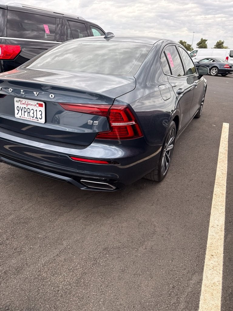 2022 Volvo S60 B5 Momentum