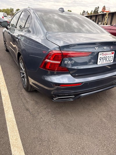 2022 Volvo S60 B5 Momentum