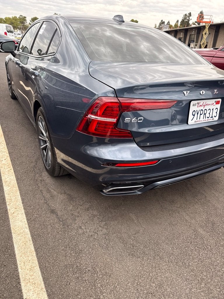 2022 Volvo S60 B5 Momentum