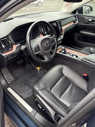 2022 Volvo S60 B5 Momentum