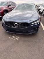 2022 Volvo S60 B5 Momentum