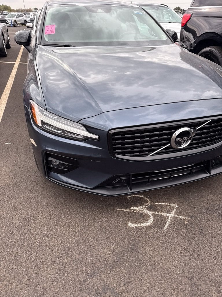2022 Volvo S60 B5 Momentum